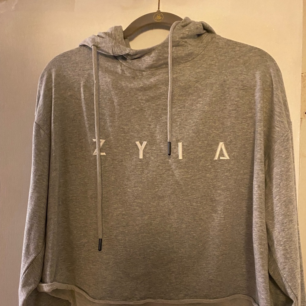 Zyia crop hoodie XL